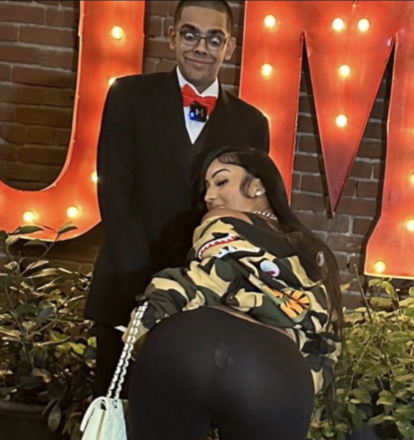 Rubi Rose pulled up on N3on with a butt plug