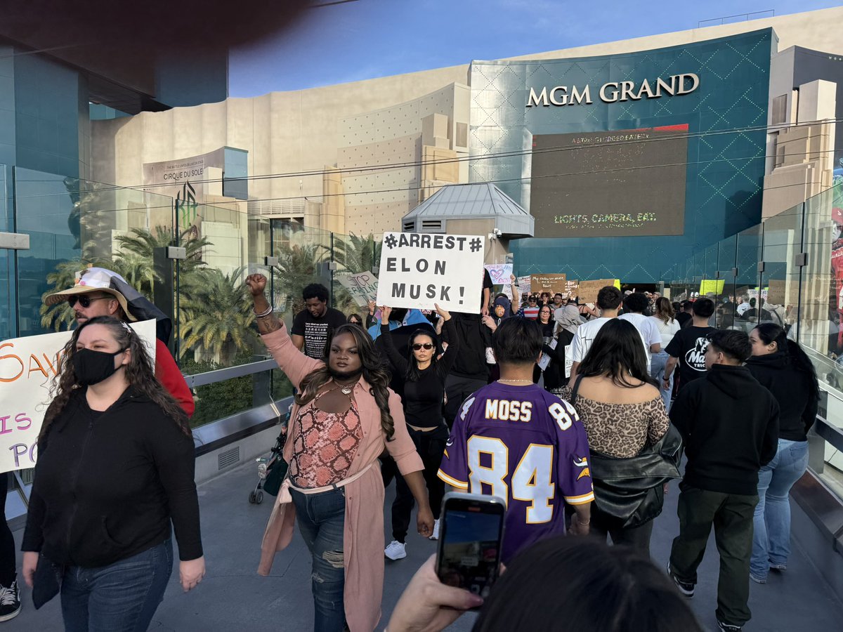 On my walk on the Las Vegas Strip:  They are picking on an African-American man!  <a href="/TravelRubyYT/">Ruby</a> <a href="/KerryBilicki/">🍒Whiskey Fever🍒</a> <a href="/VitalVegas/">Vital Vegas</a>