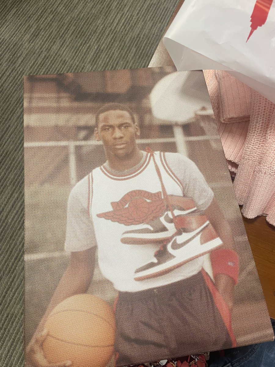 Just walked into <a href="/DTLRVILLA/">DTLR</a> and picked up black toe jordan 1 in my size. Can’t imagine doing that for any Jordan 1 2 years ago, let alone this shoe.