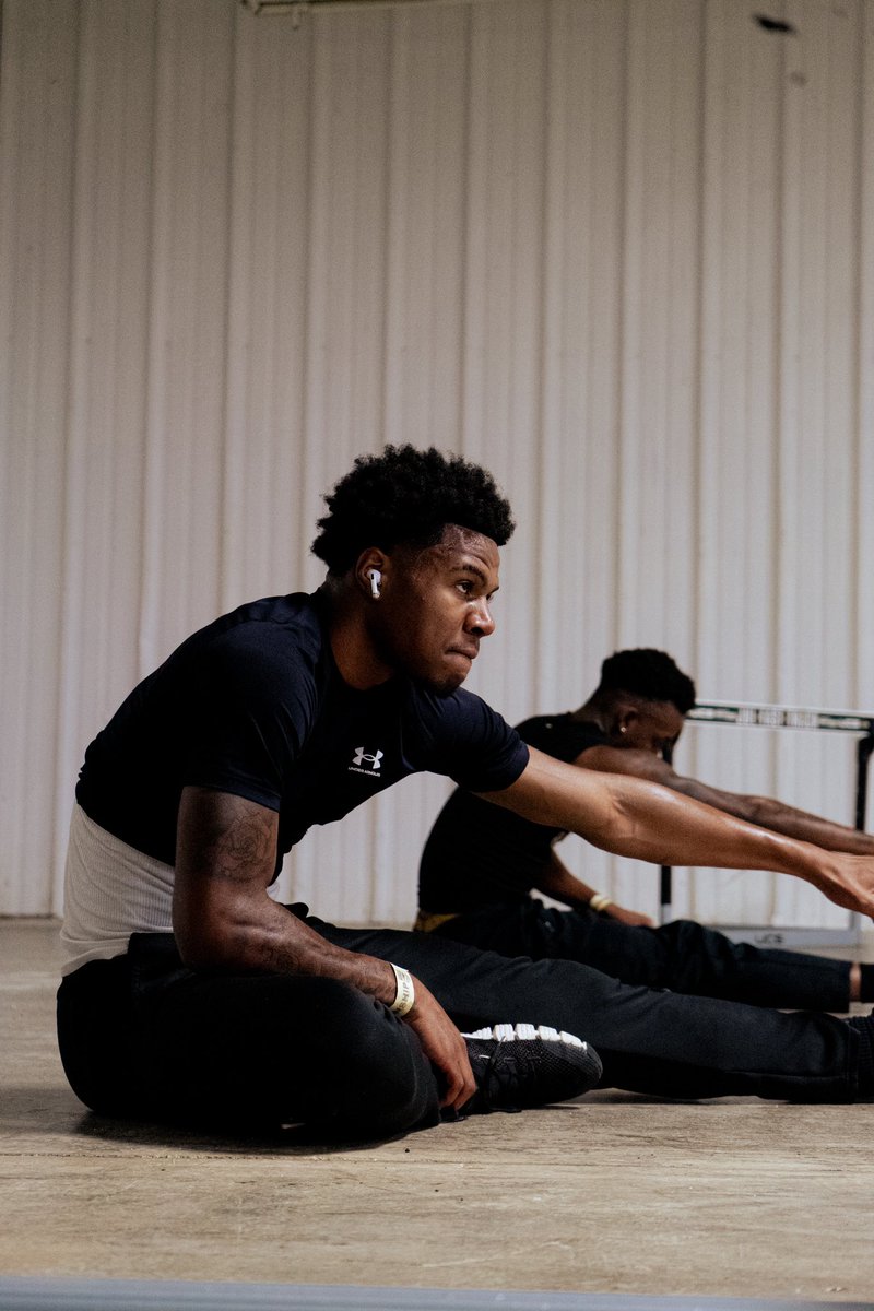 majaythompson12's tweet image. Had a great time at NCHSAA Indoor State Meet 1A/2A this past Friday. Finished 4th place in the finalists with a time of 5.56!🎖️. Wanna thank coach @dobson_collins7 for everything! @omarporter1 @hopo125 @On3sports @One11Recruiting @ShelbyHighTF_XC @247Sports @Spotlight39_Pod