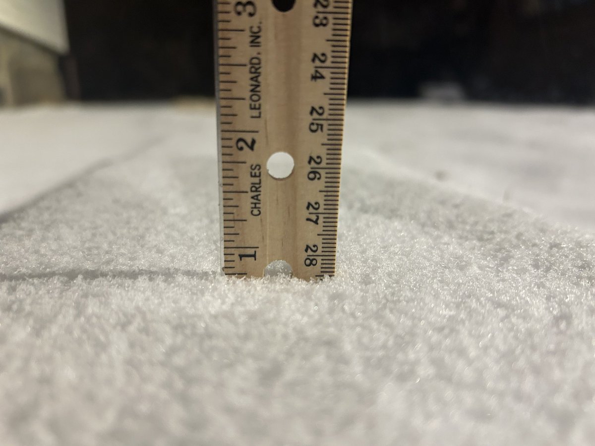 Crazyplan9's tweet image. 7:25 update Groton, CT….. 3/4 of an inch new snow @NWSNewYorkNY