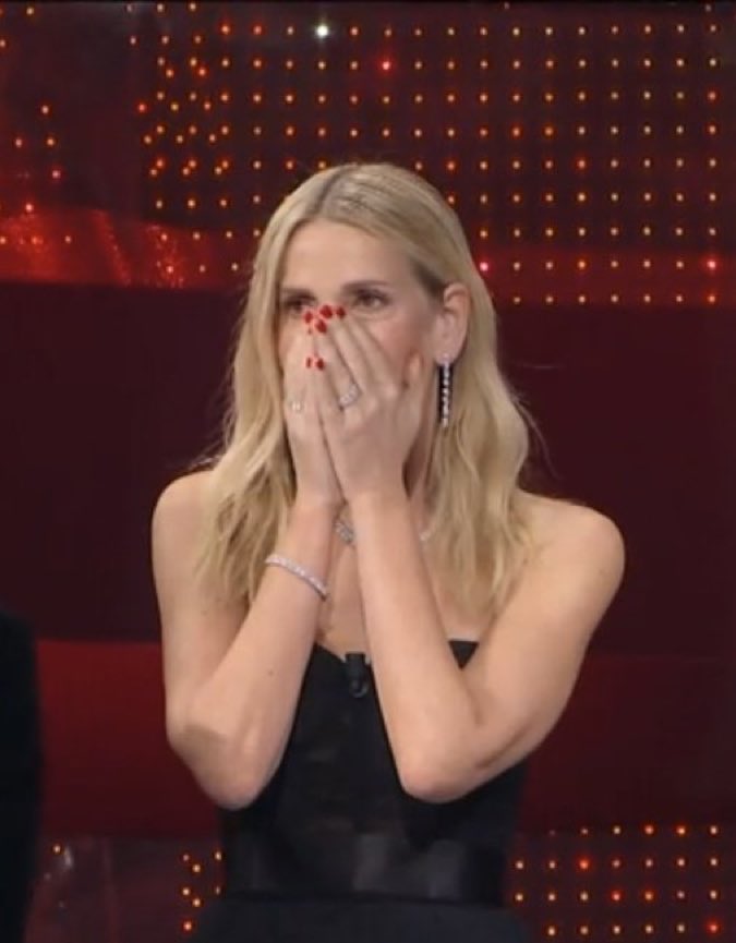 Amyrmia's tweet photo. Io così scioccata
#sanremo_2025 https://t.co/tOoVUIpDTJ