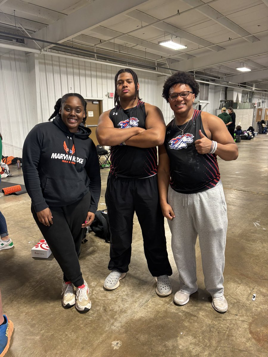 Throwers showing up! 🔥 
Manny- 4A State Runner Up
Ian- 5th place 
Miriam-5th place 
#gomavs <a href="/MavAthletics/">Marvin Ridge Athletics</a>