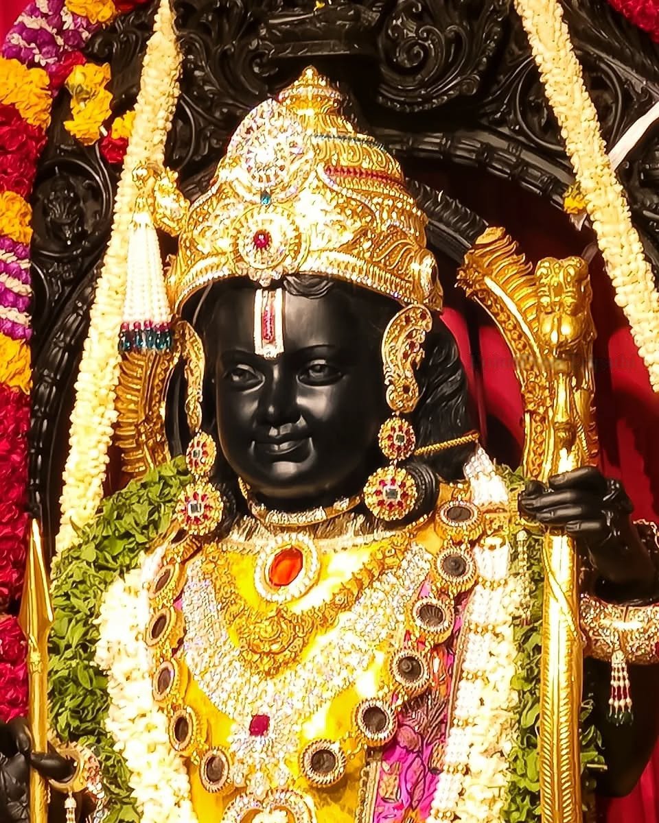 iAkankshaP's tweet photo. श्री राम चरितमानस के बारे में कुछ रोचक जानकारी...

1:~ लंका में राम जी 111 दिन रहे।
2:~ लंका में सीताजी 435 दिन रहीं।
3:~ मानस में श्लोक संख्या 27 है।
4:~ मानस में चोपाई संख्या 4608 है।
5:~ मानस में दोहा संख्या 1074 है।
6:~ मानस में सोरठा संख्या 207 है।
7:~ मानस में छन्द संख्या 86 है।
8:~ सुग्रीव में बल था 10000 हाथियों का।
9:~ माता सीता रानी बनीं 33 वर्ष की उम्र में।
10:~ मानस रचना के समय तुलसीदास की उम्र 77 वर्ष थी।
11:~ पुष्पक विमान की चाल 400 मील/घण्टा थी।
12:~ रामादल व रावण दल का युद्ध 87 दिन चला।
13:~ राम रावण युद्ध 32 दिन चला।
14:~ सेतु निर्माण 5 दिन में हुआ।
15:~ नलनील के पिता विश्वकर्मा जी हैं।
16:~ त्रिजटा के पिता विभीषण हैं।
17:~ विश्वामित्र राम को ले गए 10 दिन के लिए।
18:~ राम ने रावण को सबसे पहले मारा था 6 वर्ष की उम्र में।
19:~ रावण को जिन्दा किया सुखेन बेद ने नाभि में अमृत रखकर।

जय श्री राम 🙏