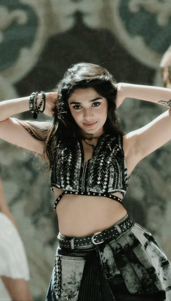 Krithi Shetty 🥵 Thighs 
#KrithiShetty