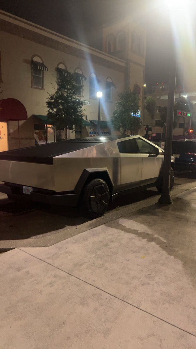 Hoth315 found #cubiecoin in a White vault at this location! Join me playing #cubieverse, It's awesome!   #376868