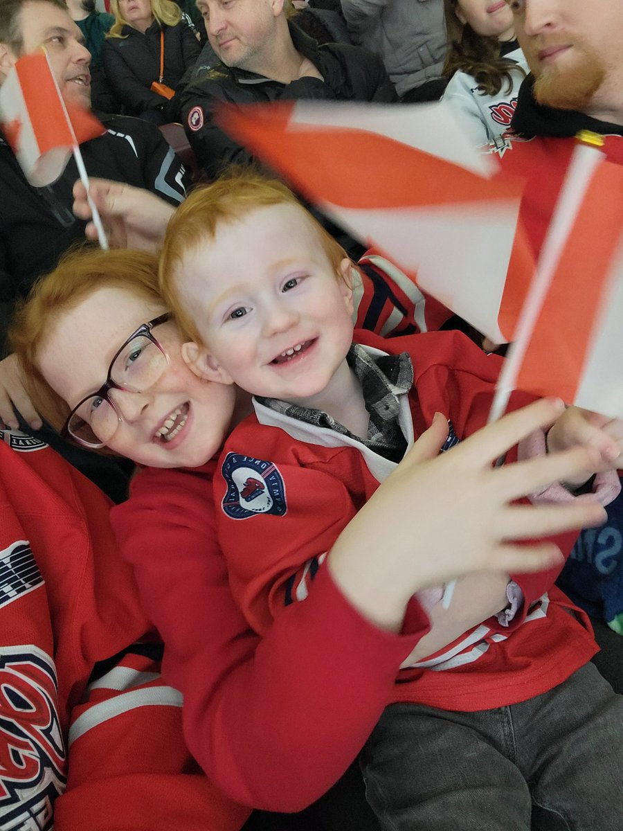 CharlieAlex83's tweet photo. @Oshawa_Generals Selfie in Your Seat!
Sec. 101, Row 10, 17 &amp; 16. Happy Flag Day! #GoGensGo https://t.co/Fpay5sWBpW