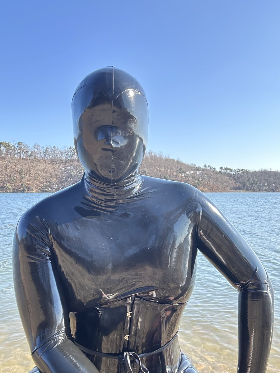 👋

#라텍스 #latex #rubber #ラバー #latexinpublic