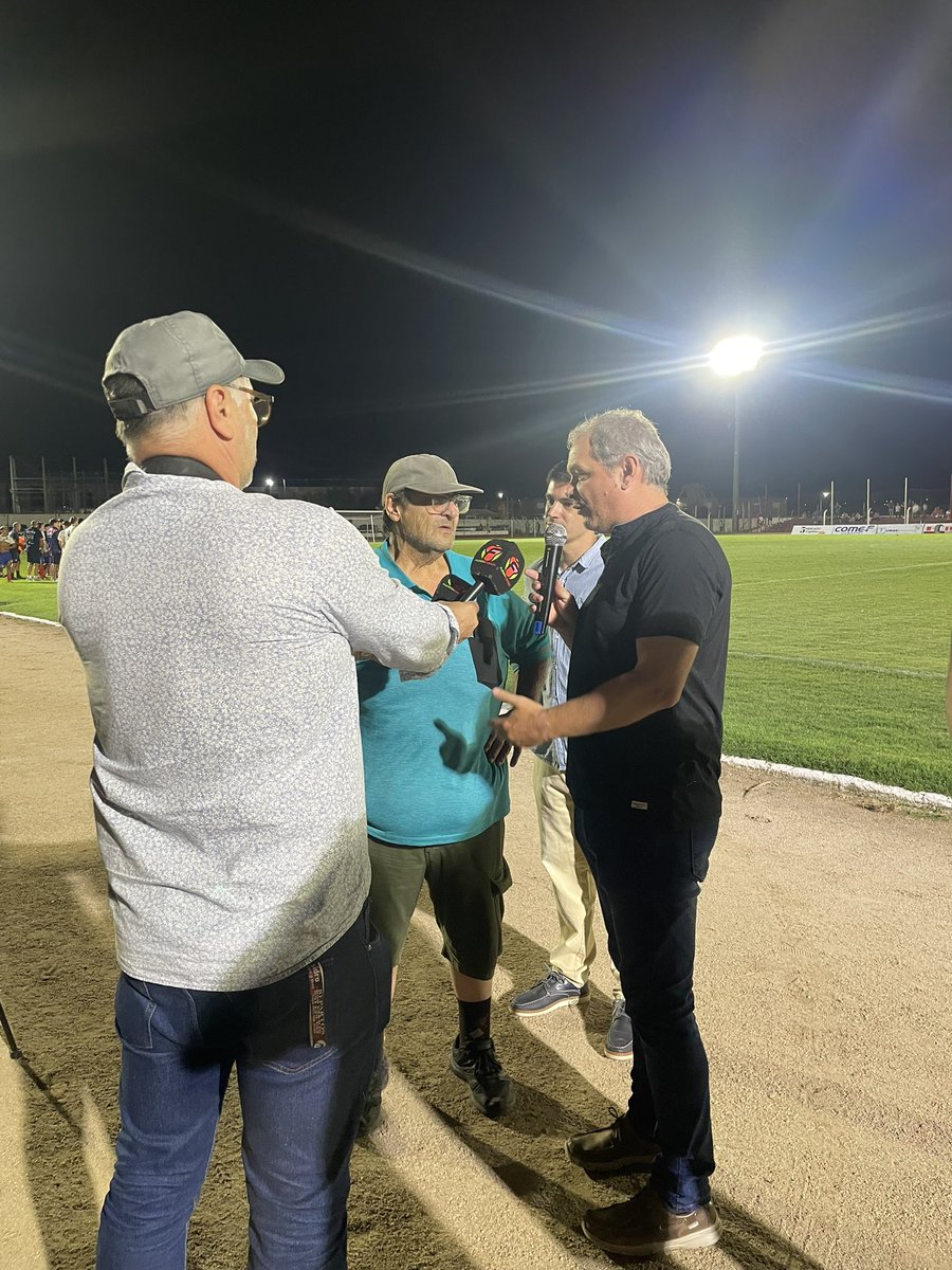 Gracias <a href="/FloridaIDF/">Intendencia de Florida</a> Int. <a href="/g_lopezmendez/">Guillermo López M</a>   Y <a href="/futbolflorida/">FutbolFlorida</a>  por el reconocimiento tan emocionante para nosotros !
Felices 50 años de trabajo Papá .