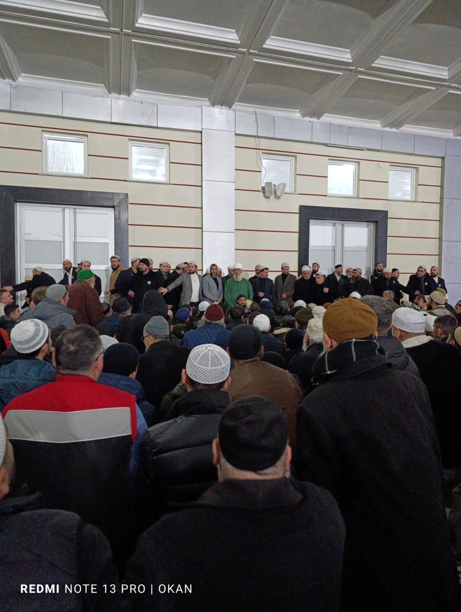 Çok çok istedim. Gün saydım... Ama olmadı... Hastalık vurdu, gelemedim. Eşim gitti ailemiz adına... Bir nazarına muhtaç kaldım. Rabıtaya sarıldım... İnşeAllah tez vakitte görüşebilmek dileği ile 🤲 🌹 eşimin gönderdiği resim ve videolar ile sanki oradaydım...  🥰