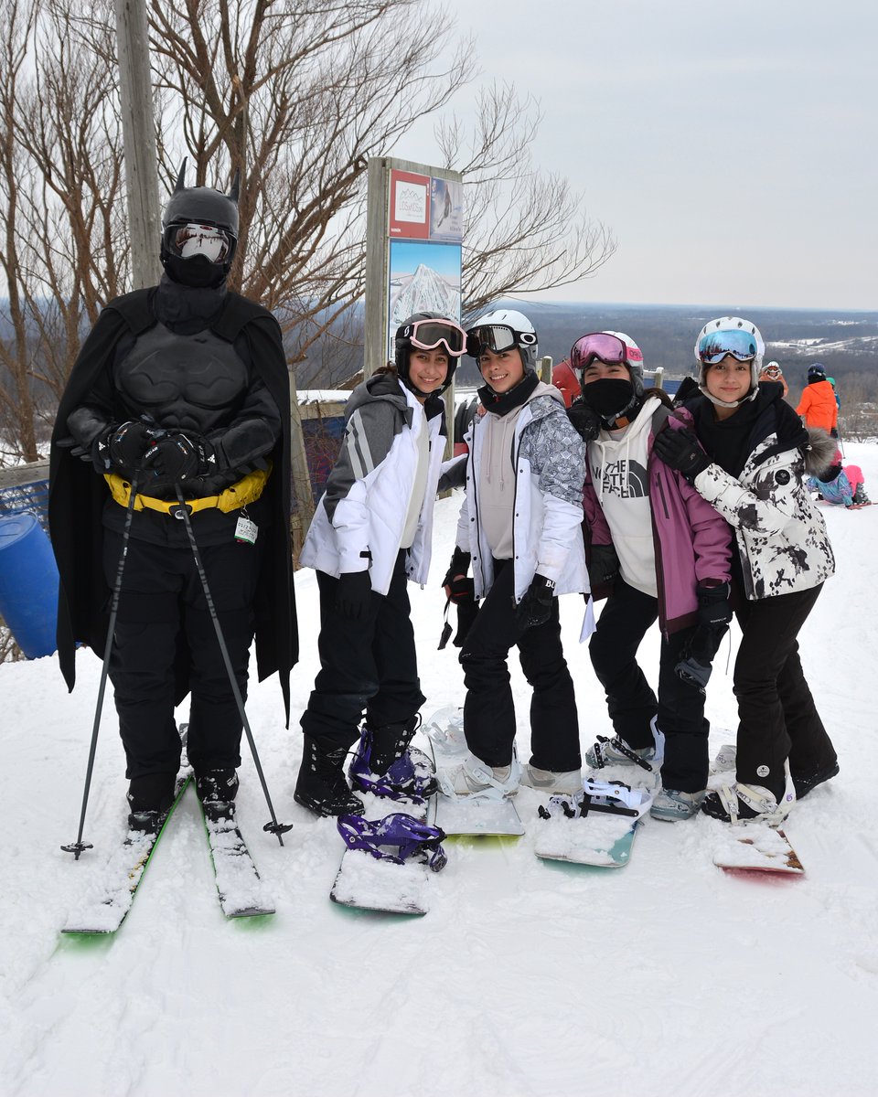 MtHollySki's tweet image. Batman of the Slopes visits Mt Holly on Sunday, February 16, 9am-2pm to ski with guests, pass out helmet stickers, and promote skiing and snowboarding in our great state of Michigan. Say HELLO to Batman when you see him.
#SkiMtHolly #SkiMichigan #GoSkiMichigan #BatmanOfTheSlopes