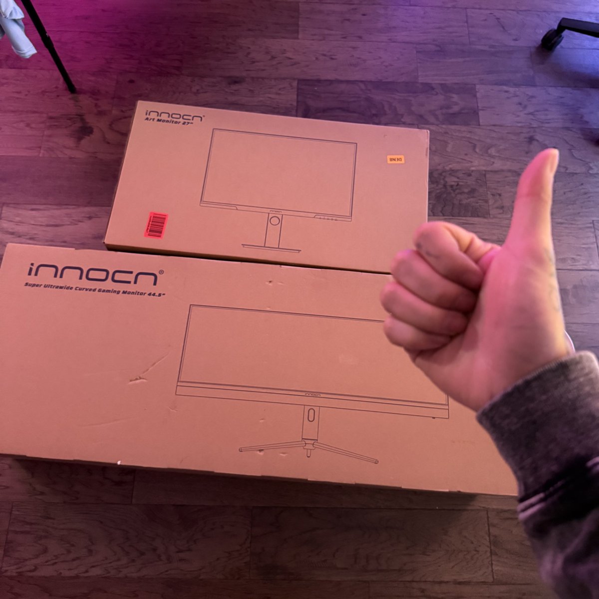 GAMING MONITOR GIVEAWAY! 🎉

To enter: 
1️⃣ Follow <a href="/Vietnamews/">@Mews</a> &amp; <a href="/InnocnOfficial/">INNOCN</a> 
2️⃣ Like + RT this tweet 
3️⃣ Tag a friend

Picking a winner on March 1st! Good luck and have fun! ❤️
