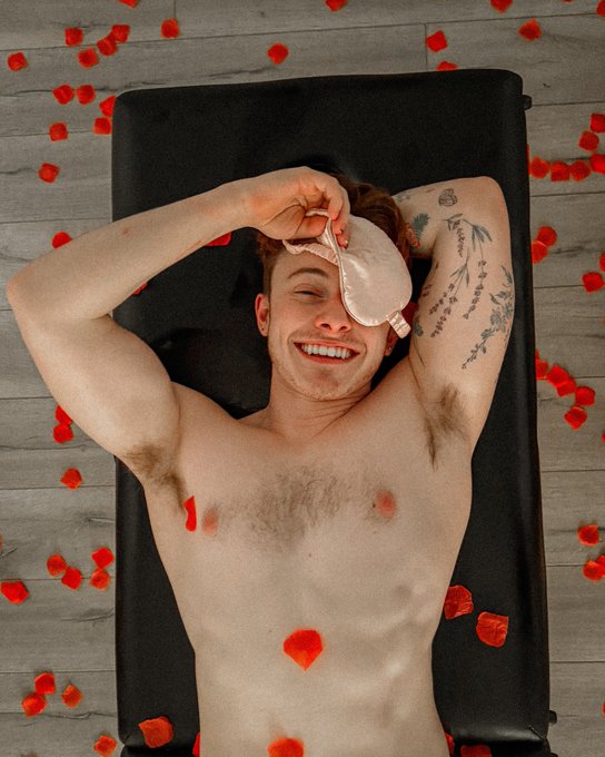 Vday shoots are so fun https://t.co/Xv0qvV46cS