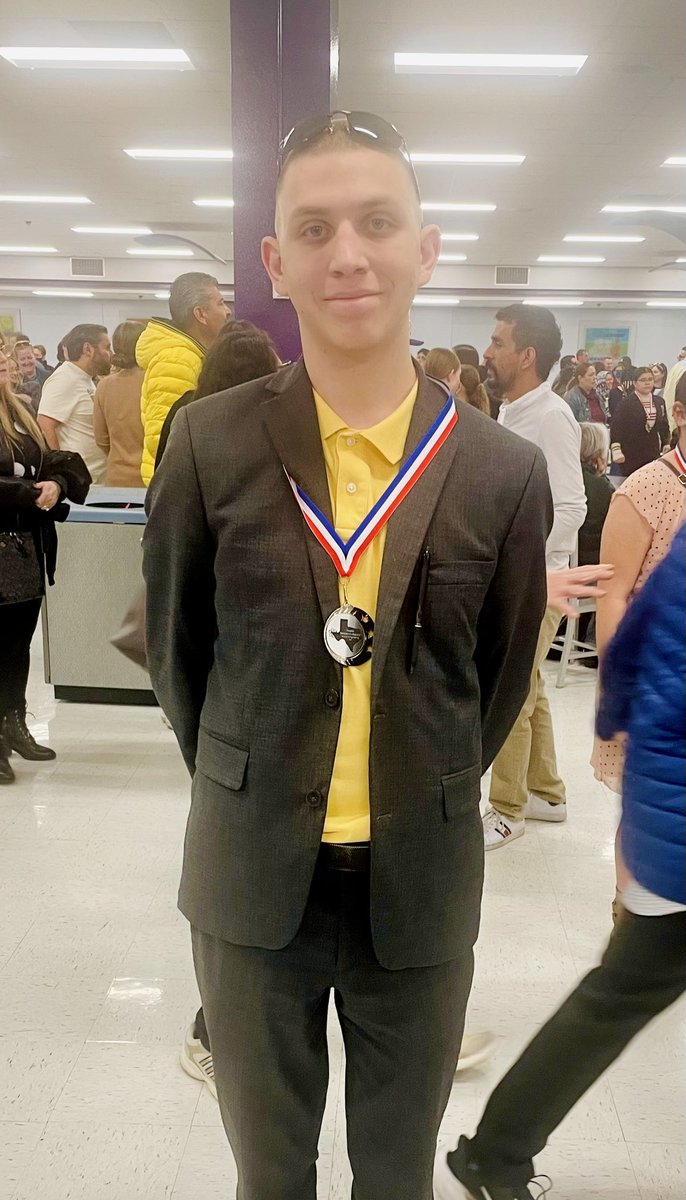 Congratulations to Sapien Saldivar for his 2nd place finish at the Sun Country Regional Science Fair 🧬 🧪 🔬 ⚙️ #ONETribe