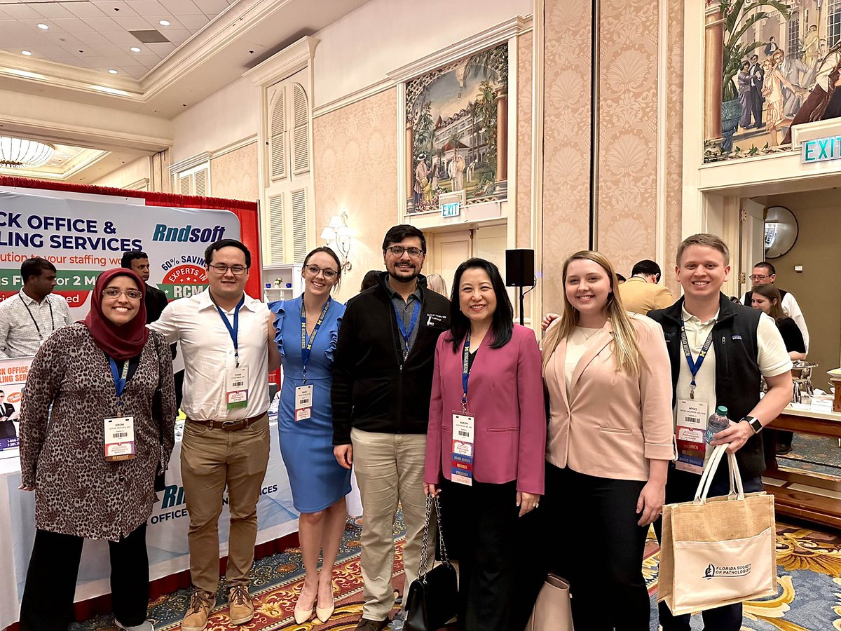 SameerAndani's tweet photo. Thankful to have have been around such warm and innovative folks at #FLPathConf inspiring words by @DrBuiPathology & @ZhaiJim on our role as trainees in the future of pathology @FLPathologists @USFpathology https://t.co/IkbQBpQgvT