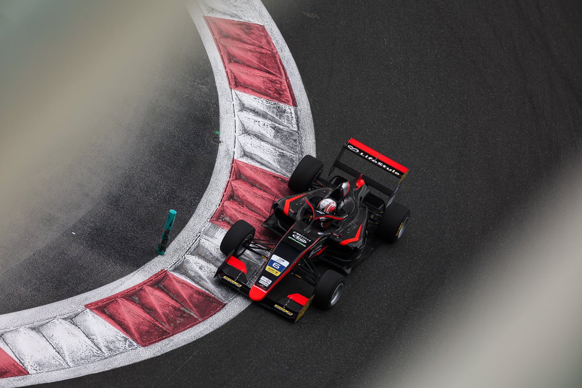 P20→P11🤩
レース2は良いペースといくつかのオーバーテイクで9ポジションアップの11位で終えました！
レース3は6番手からこの調子を維持し、最高の結果を残せるよう頑張ります🔥
応援宜しくお願いします🙇
#HY6 #FRMEC
#sylatechnologies #シーラテクノロジーズ
#利回りくん