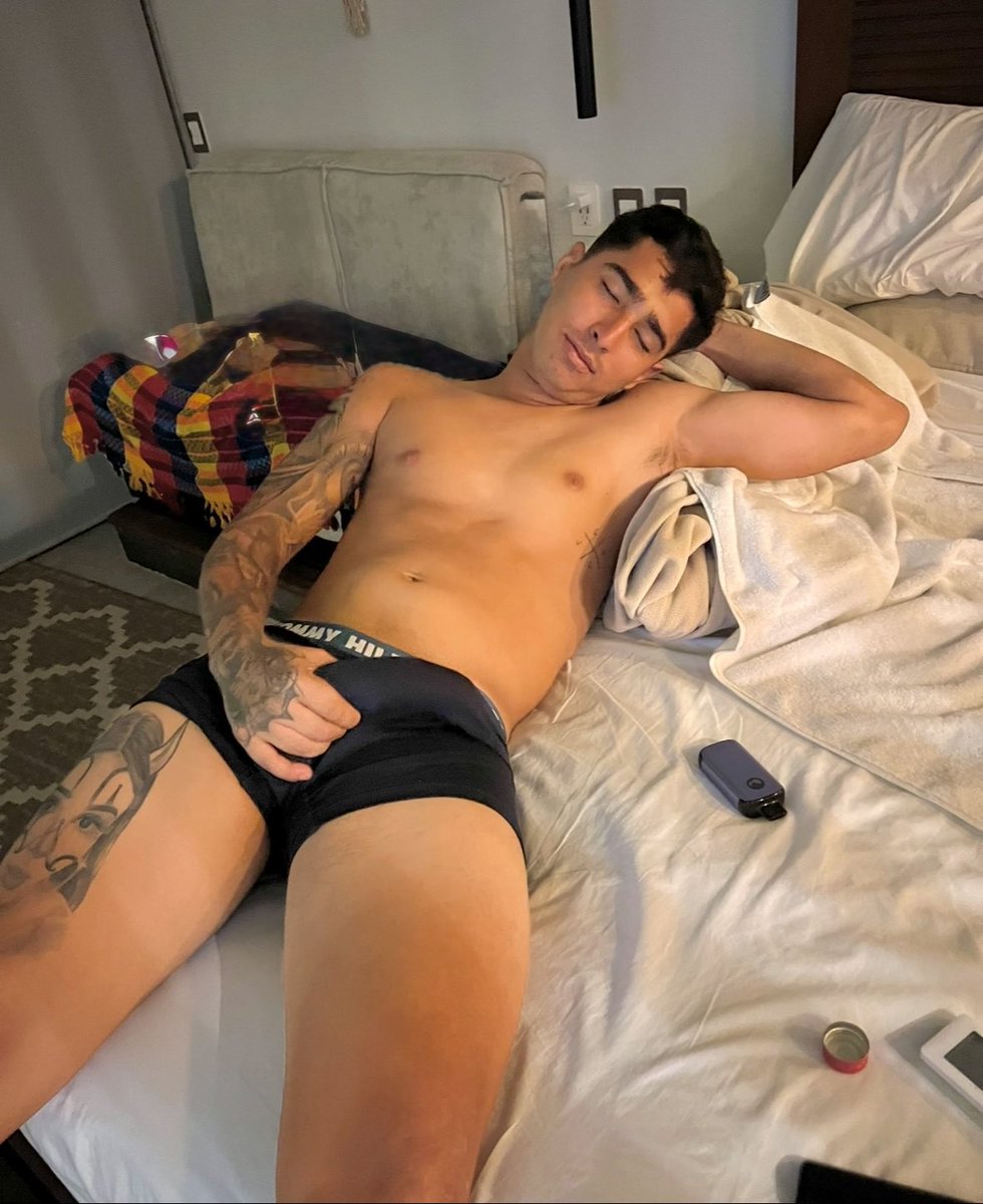 rivers1502's tweet photo. Estaba un poco borracho y caliente ¿Quieres ver el resto? Ve a mi https://t.co/CiJ8Kiu7Ux #onlyfans #LatinoAmerica #regiolandia https://t.co/8j9EiNphg8