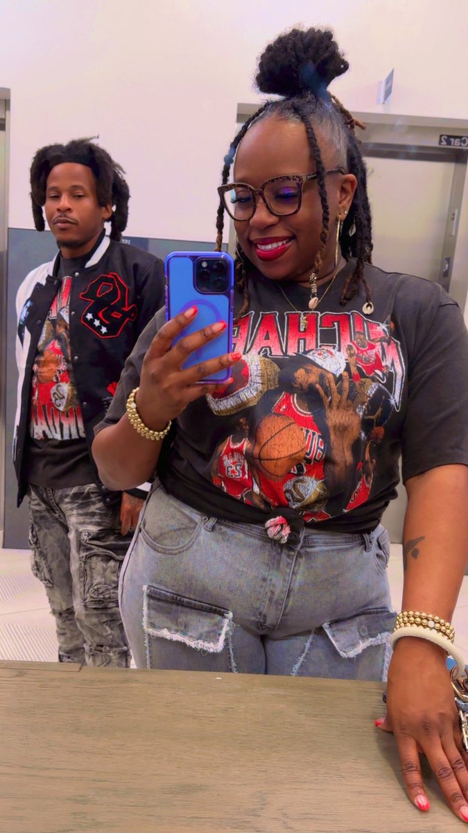 itsboomsie's tweet photo. & to my mister… “Boy, I love you on your worst day…still see you how I saw you on the 1st day”
#TheyHateOurLove 🤭🥰
#TheWatts 💜💍💚
#MyRightHand 💪🏽🔐 https://t.co/XNGcfbX9d3