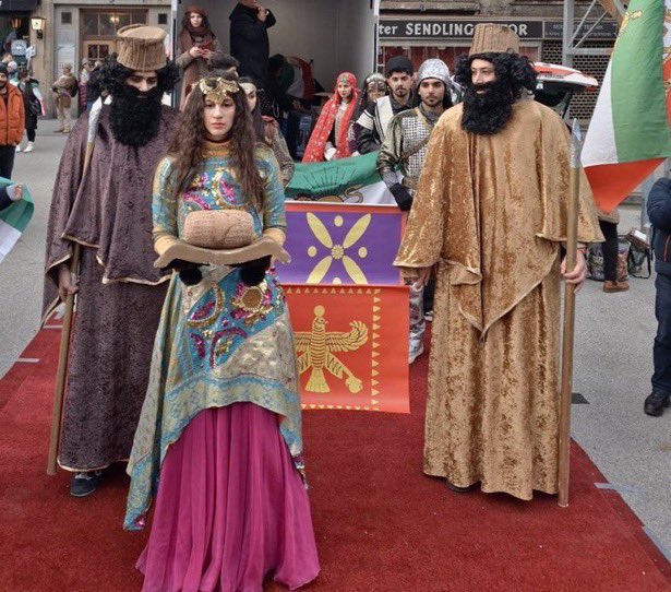 من نمی‌فهمم کجای این عکس انقدر سه فاسد رو سوزونده؟ 🤔
صدای زوزه‌ایه که در تایملاینشون پیچیده 🐺
چرا واقعا؟؟؟
#KingRezaPahlavi