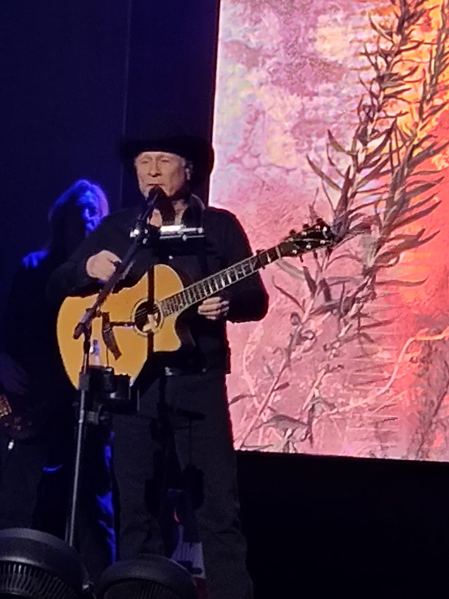 BNafs83's tweet photo. @Clint_Black it was great killing time with you tonight Clint..thanks for coming to Bloomington..what a great show!! https://t.co/O1gQUWeVnP