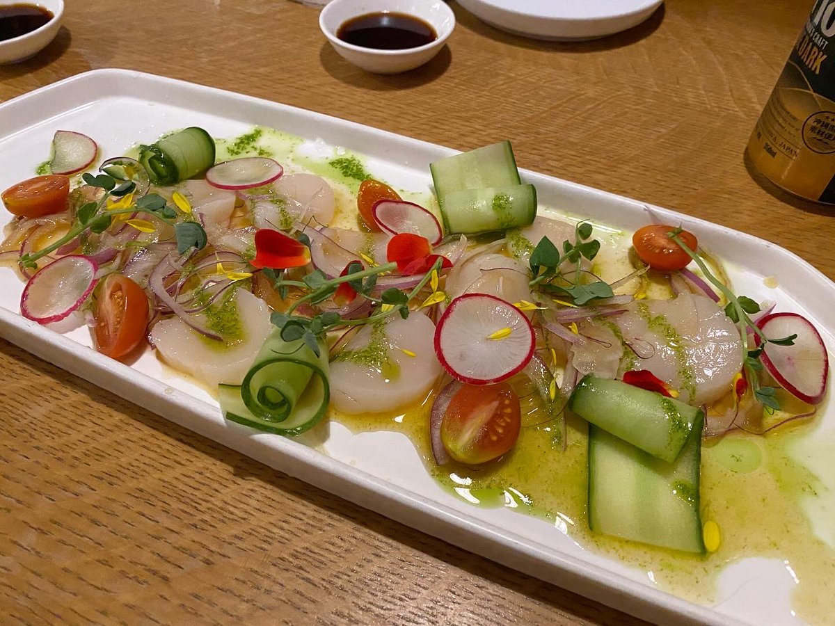 sheishine's tweet photo. お誕生日だったので、日本&フレンチフュージョンレストランでたらふく食べてきた!その後、家でライムラズベリーフランのケーキでお腹がはち切れんばかり!
#birthdaydinner #birthdaycake #restaurantyugo #vancouver #sweetobsession #canada #jaanesecuisine https://t.co/kjDe0ONfQT