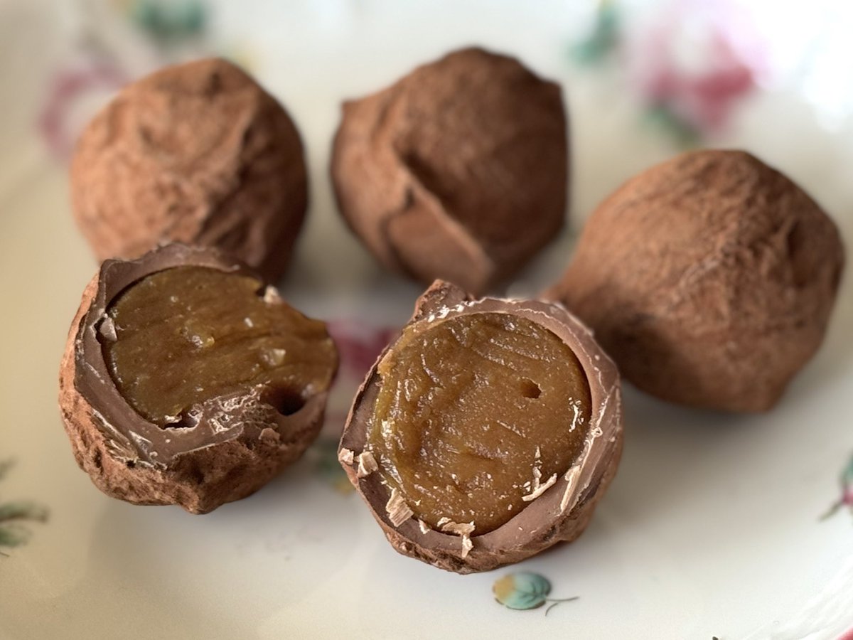 pecoros6's tweet image. カンタン バイィ トリュフ エキゾチック🏝️トロピカルな美味しさが好みクリティカルヒットで彗星の如き勢いで最愛トリュフの座に君臨。ほろ苦ココアパウダーを纏うパリッとしたミルクチョコからパッションフルーツマンゴーココナッツの夢エキゾチックフルーツキャラメルがトローリ広がり南国パラダイス