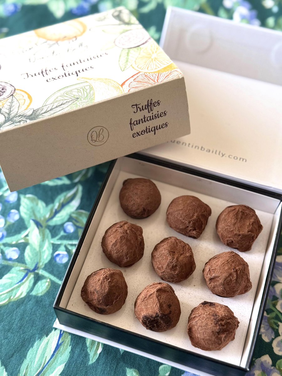 pecoros6's tweet image. カンタン バイィ トリュフ エキゾチック🏝️トロピカルな美味しさが好みクリティカルヒットで彗星の如き勢いで最愛トリュフの座に君臨。ほろ苦ココアパウダーを纏うパリッとしたミルクチョコからパッションフルーツマンゴーココナッツの夢エキゾチックフルーツキャラメルがトローリ広がり南国パラダイス