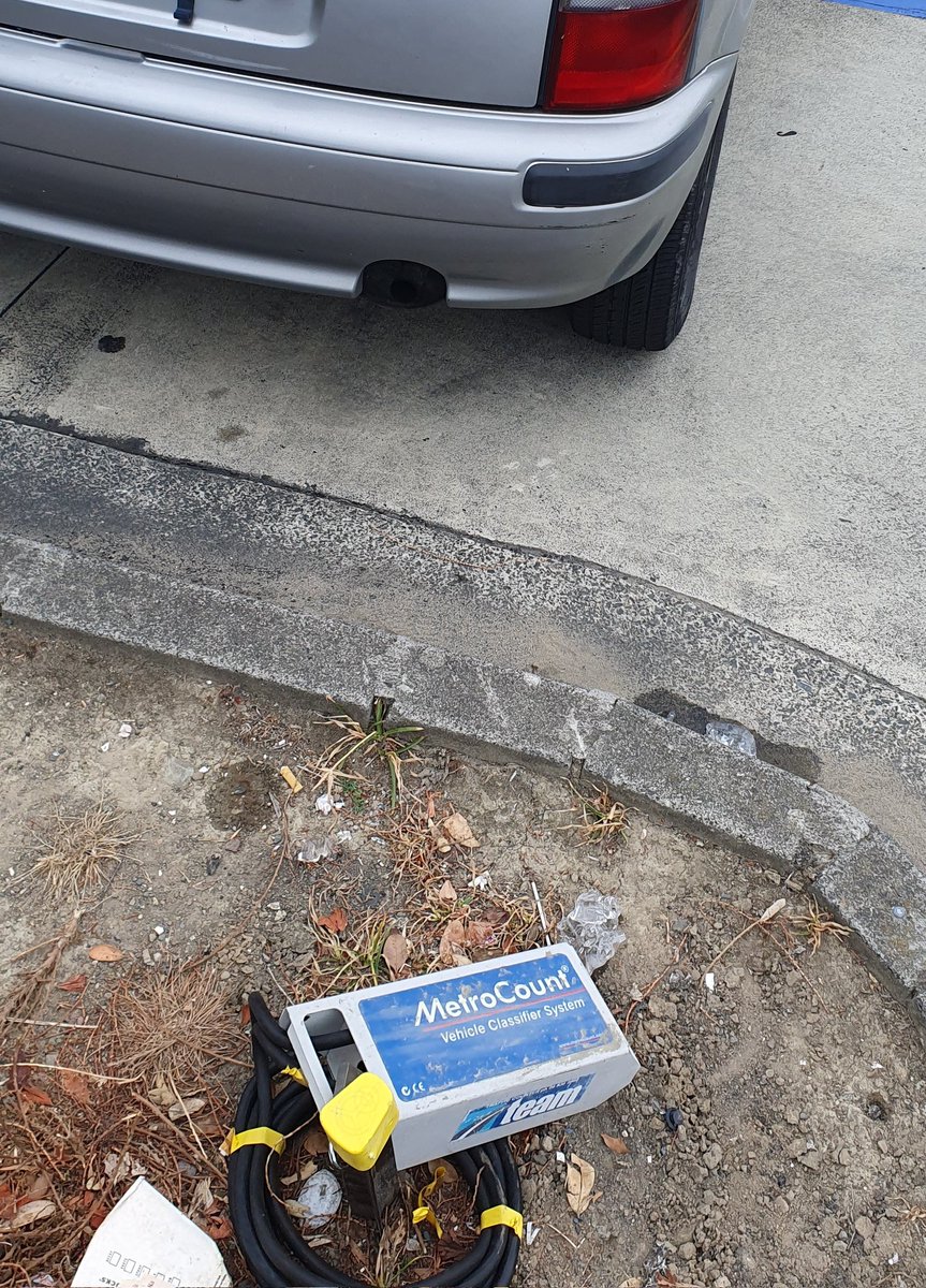 ⚆⚆⚆ tweet media