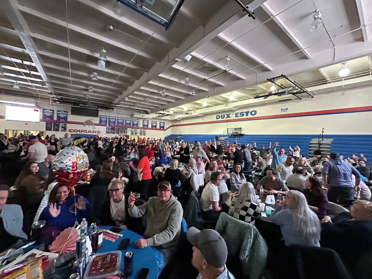 GCPrinEubanks's tweet photo. Gross Catholic Trivia Night was a huge success.  The Cougar family came out in droves to support our school!!💙🧡💙🧡💙🧡 https://t.co/BIH287fsG8