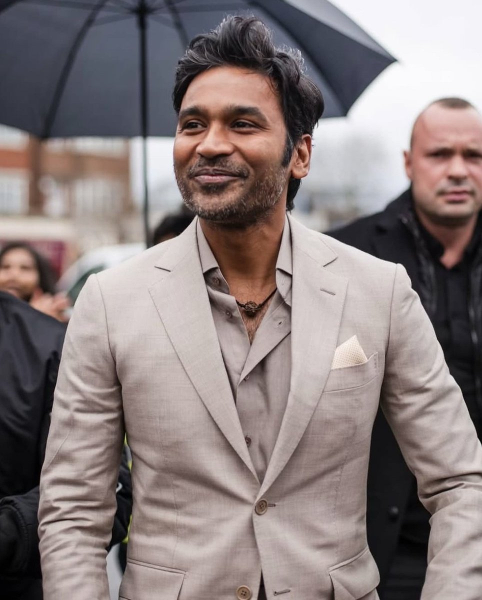 tamil_cinima's tweet photo. Dhanush is all set to star in H Vinoth's next film! 🎬 Produced by 7screen, filming starts in August. 🔥

 #Dhanush #HVinoth #7screen https://t.co/uT3GThFPlG