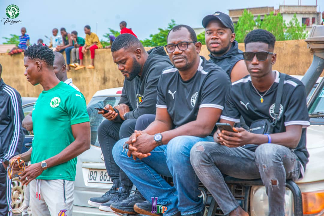 HenryTienou's tweet photo. Avec le staff d'AFE 
#afriquefootballelite #afe #football #Mali #France #PUMA https://t.co/TxIXplQ8ti