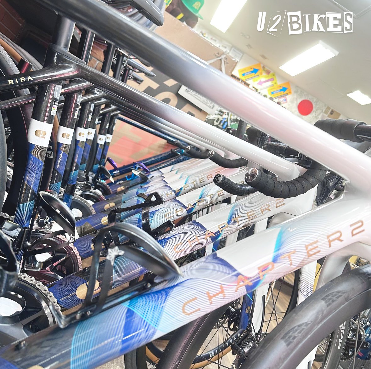 u2bikes's tweet image. W/SWIRLS🌊 B/DIGITAL📱
CHAPTER2 NEW RIRA,FULL HOUSE👯‍♂️

普段、他人と被る事がまずない自転車がズラリ。
こんな光景はもうみることはないので
皆さんにお渡し前に記念に1枚📸

展示はすぐ元に戻りますが、
CHAPTER2BIKES🇳🇿
他モデル含め取り揃えていますので
良ければ店頭ご相談✋
 #U2BIKES…