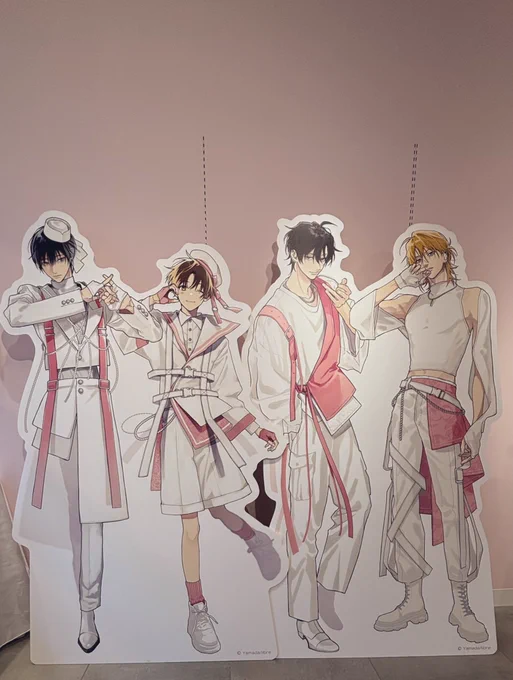 行ってきました〜!! ギリギリで行けて良かったです パネルかわちすぎます、、、いつこの4人のライブあるんでしょうか ランダムびっくりするくらい4人揃わずで笑いました受けの大渋滞
