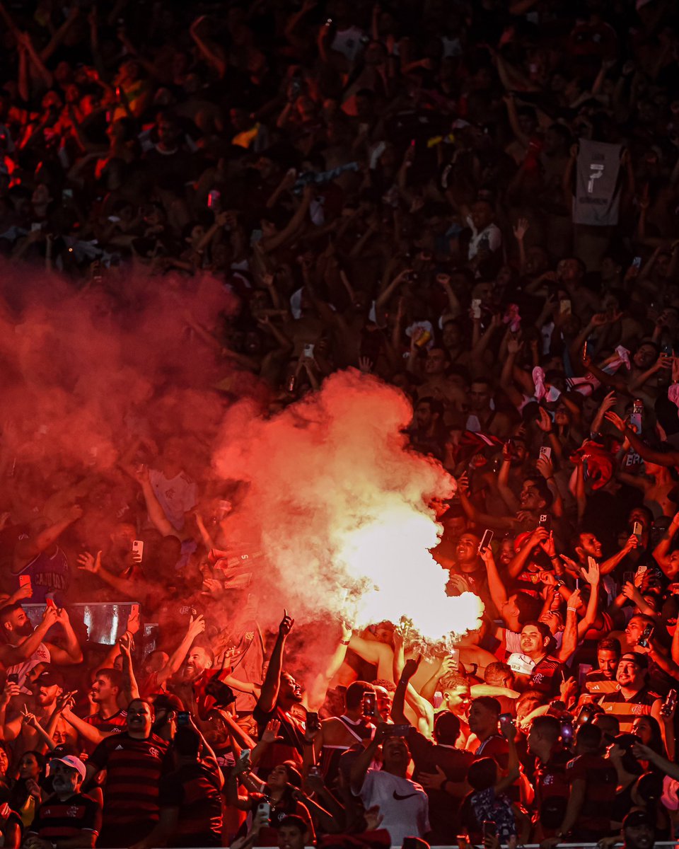 Flamengo's tweet photo. Festa na favela! 🔴⚫️

#CRF https://t.co/XaoJgbrtxQ