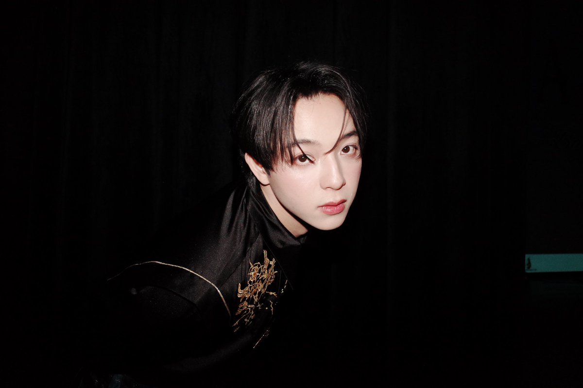 basjtr's tweet photo. 谢谢缘分让我们再一次相聚 很高兴能见到大家 也希望我们的相见带给大家很多的回忆与愉快 谢谢你们的支持与陪伴  也希望往后我们一直相伴🙏🏻🥺 #บาสเด็กอ้วนที่แท้จริง #Bas1stFansignChangsha https://t.co/M7bTCU9Gsq