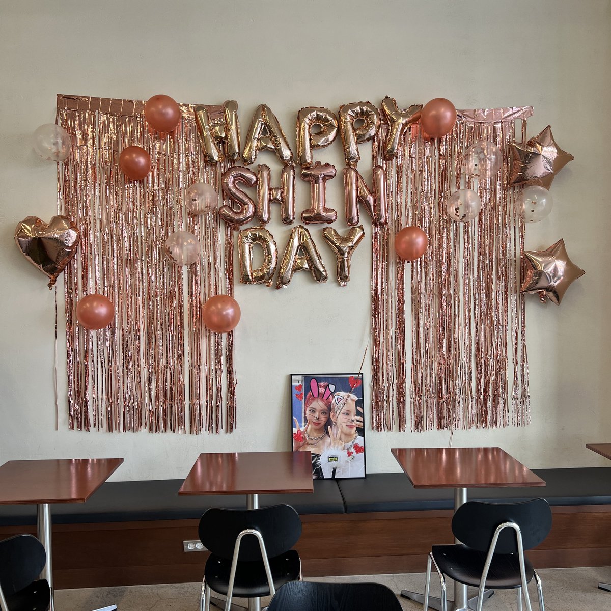 #HEAVEN_OR_HELL
#신자매_FOREVER
정말 잘 꾸며져있었어요! 컨셉부터 너무 잘 보였어요~ 들어가기전부터 정성이 하나하나 들어가있던게 잘보였어요 잘 구경하고 갑니다🫶