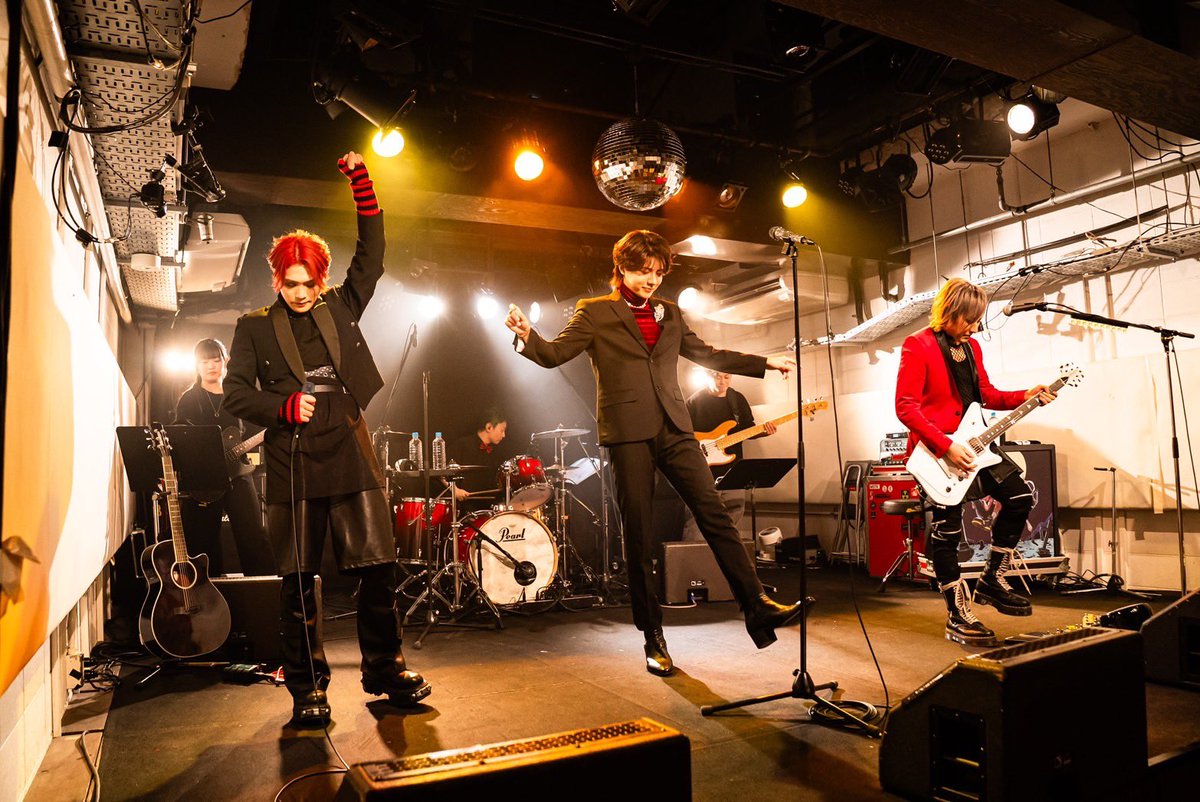 z_xy_official's tweet photo. 2025/2/15(土)【Z LIVEPARTY Vol.14 -Valentine ONEMAN-】

ご来場頂いた皆様、誠にありがとうございました！

Zはこれからももっともっと成長していきます！これからも皆様の応援をよろしくお願い致します🙇

《NEXT LIVE》
2025/3/23(日)
#hillsパン工場 22周年 LIVE‼️

#Z #AZ #KEISUKE  #YUJIRO https://t.co/oIWvhdPgj3