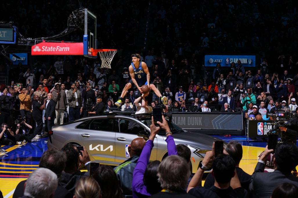 THIS PHOTO 🤯

(via <a href="/SLAMonline/">SLAM</a>)