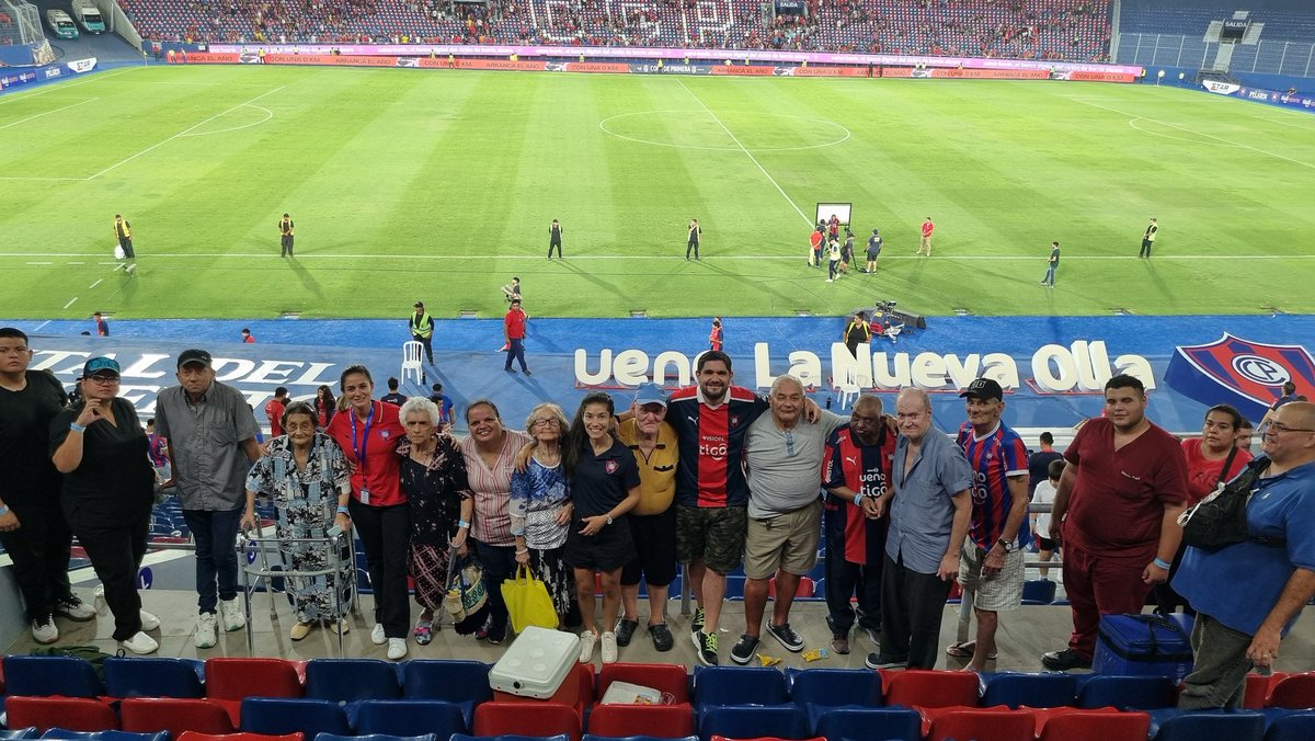 Una noche muy especial para las abuelitas y los abuelos del Hogar Santo Domingo.
Que gran trabajo de <a href="/CerroSocial/">Cerro Social</a>  ... como SIEMPRE!
💪🏻💙❤️👏🏻👏🏻👏🏻👏🏻👏🏻👏🏻👏🏻