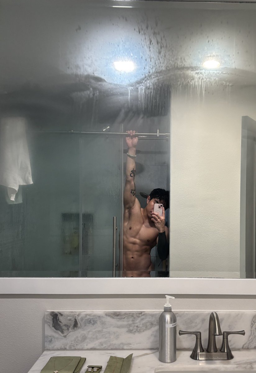 huy (@batorboy44) on Twitter photo 