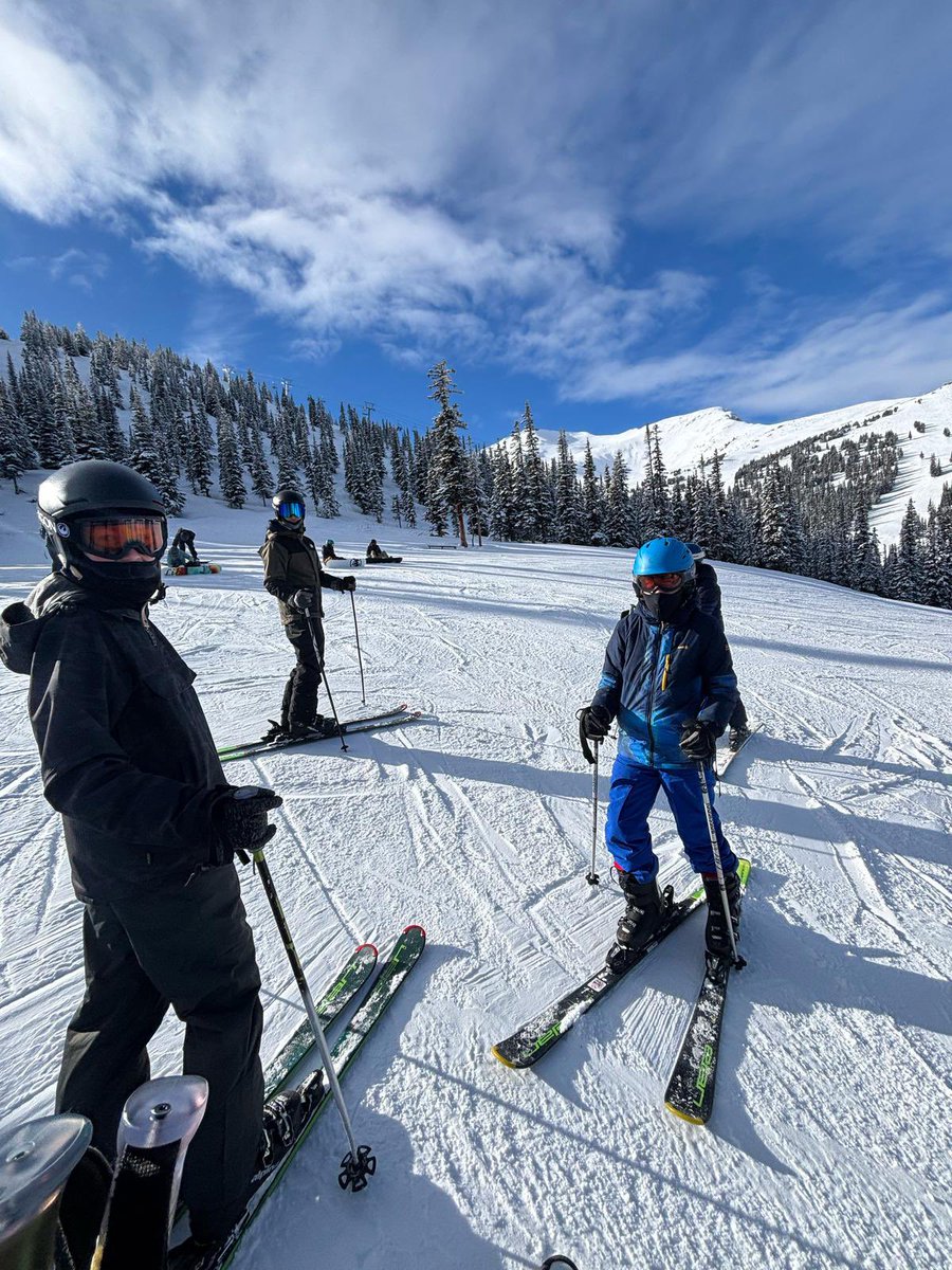 SandSkiTrip tweet media