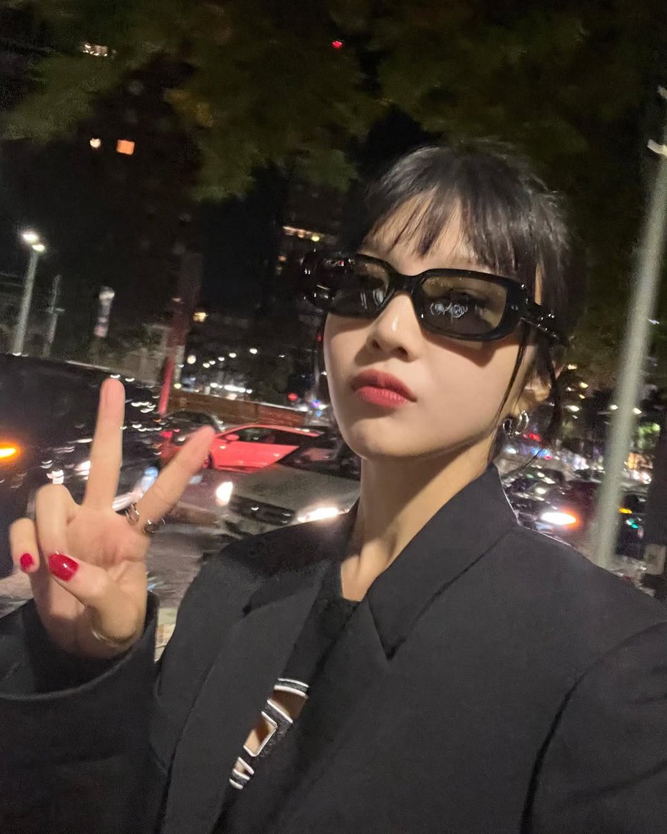 “thank god you’re not a photocard” selcas