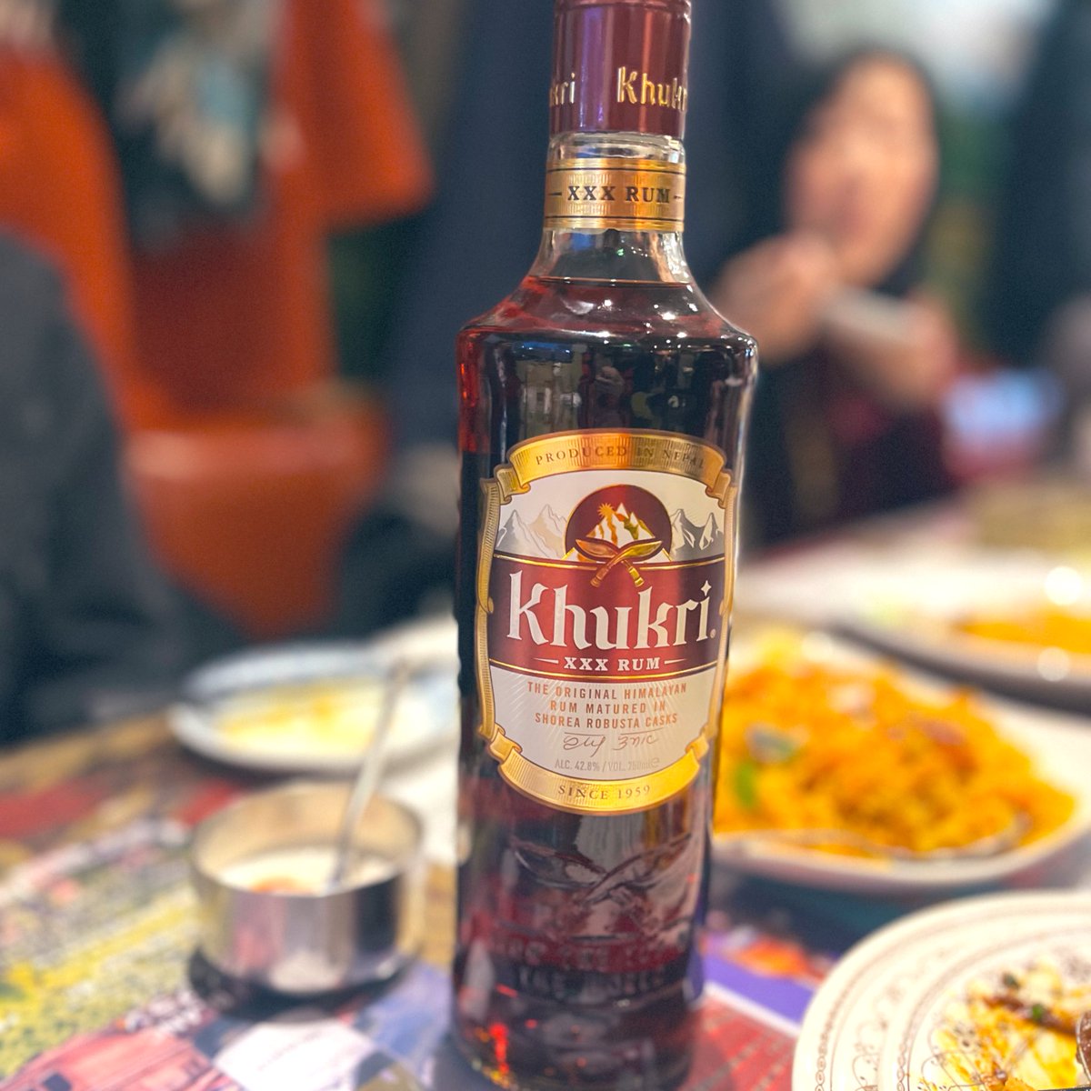 ogiryu's tweet photo. Khukri Rum goes well with Maya chocolate naan(and Chocolate cheese naan) as we expected!
#SalamNamaste https://t.co/mwofThlWSt