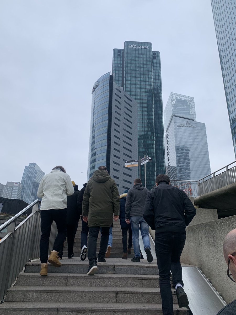 thandang_dt's tweet photo. 1st time in Paris https://t.co/1WDGL5W0oL