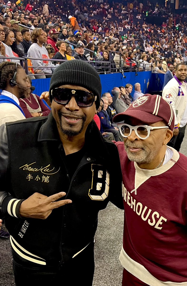 MCHammer's tweet photo. When New York and The Town get down, it’s always a classic. 👊🏽💯 https://t.co/18s7DX2AIu