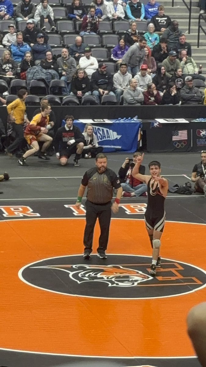 Congrats to <a href="/EmmittMunson4/">Emmitt Munson</a> our QB for become the 5A 175lb STATE CHAMP!! 
🚂🚂🚂