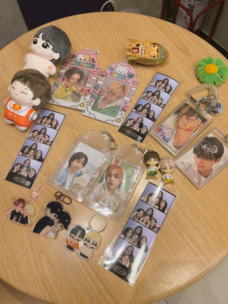 silencepired's tweet image. life outside stan twt &amp;lt;3