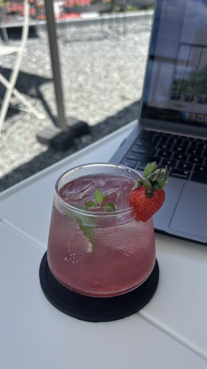 Dkamilaa's tweet photo. another day another cafe https://t.co/39xI8CEaaW