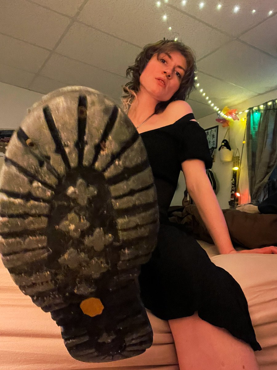 Goth mommy anyone?

Now for a real question: do I have tinies into different kinks like puppy play and stuff on here? I wanna make more varied content other than size so if there’s something you’d like to see, now’s your chance to ask!

I’d love to hear from you. 

GT 💣