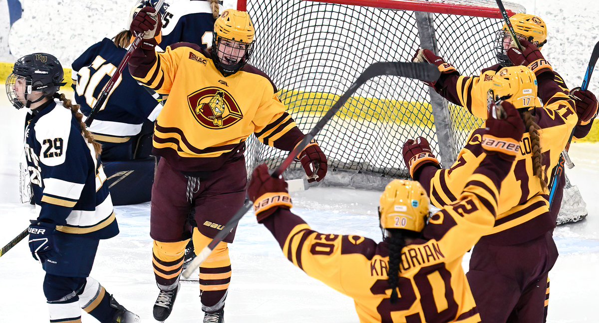 Women's Hockey loves the Cullen Hockey Center! CC scored 10 goals &amp; swept Bethel in the 2 games at the CHC this weekend. Jerica Friese (2)⬇️, Taylor Severson, Jaclyn Lloyd &amp; Abbey Hardwick scored goals &amp; Ashlea Arvidson picked her 6th win. 

𝗥𝗘𝗖𝗔𝗣---&gt; tinyurl.com/mwya5pay